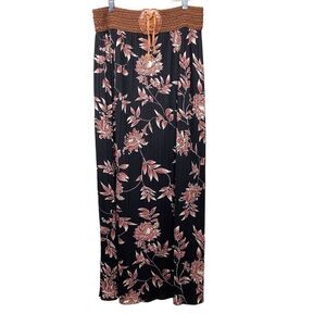 Jon and Anna Black Skirt with Redish Color Pattern